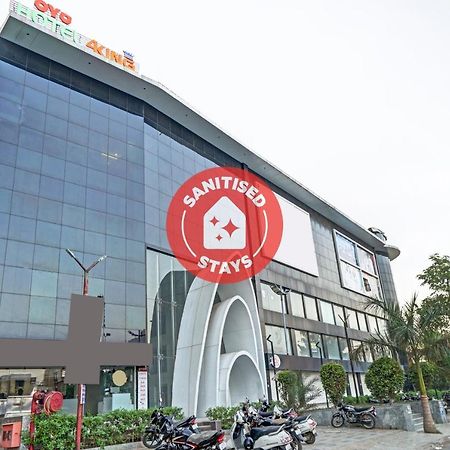Collection O 83775 Hotel 4King Surat Esterno foto