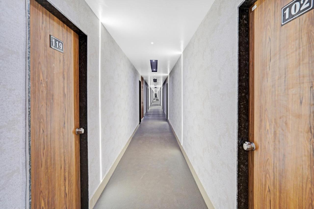 Collection O 83775 Hotel 4King Surat Esterno foto