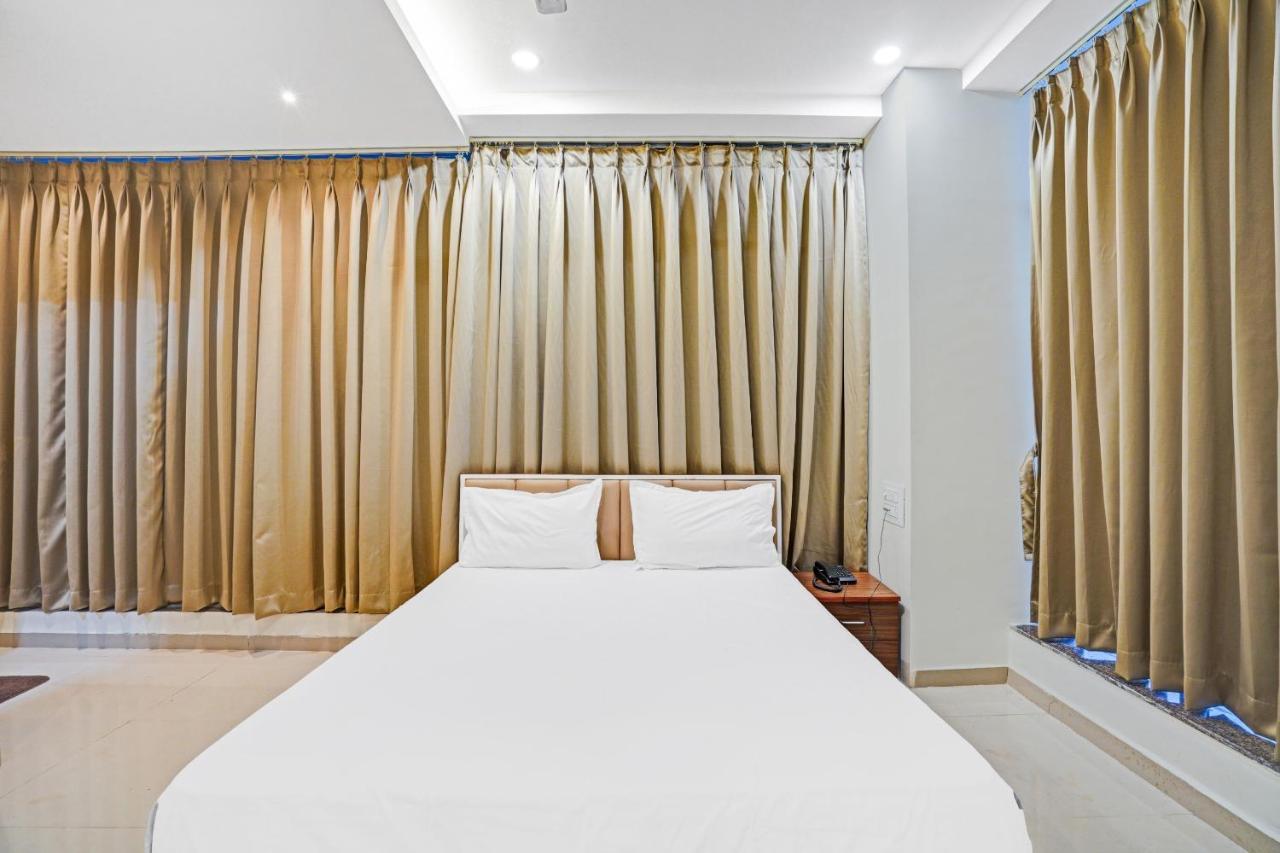 Collection O 83775 Hotel 4King Surat Esterno foto