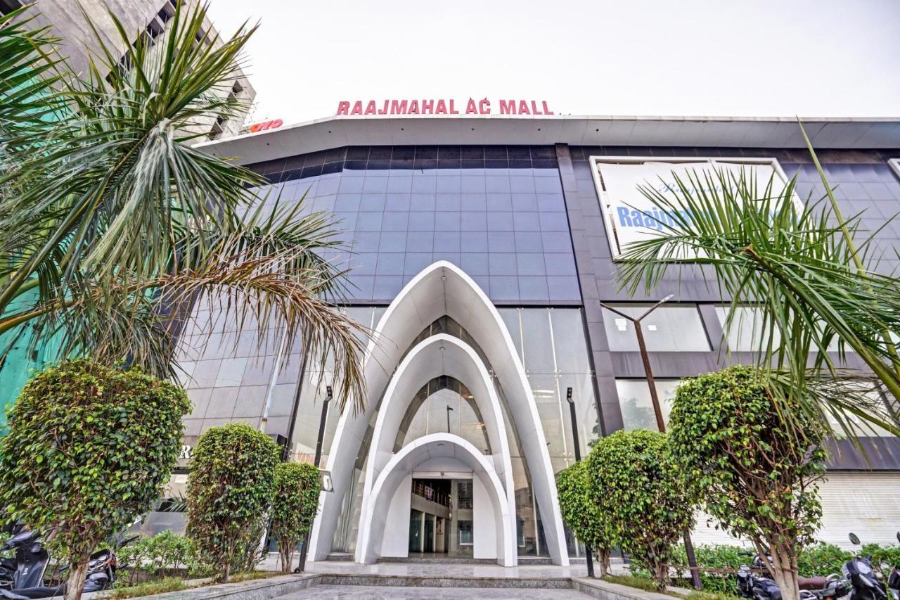 Collection O 83775 Hotel 4King Surat Esterno foto