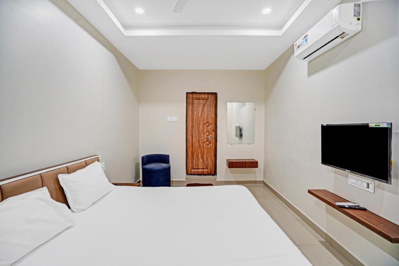 Collection O 83775 Hotel 4King Surat Esterno foto