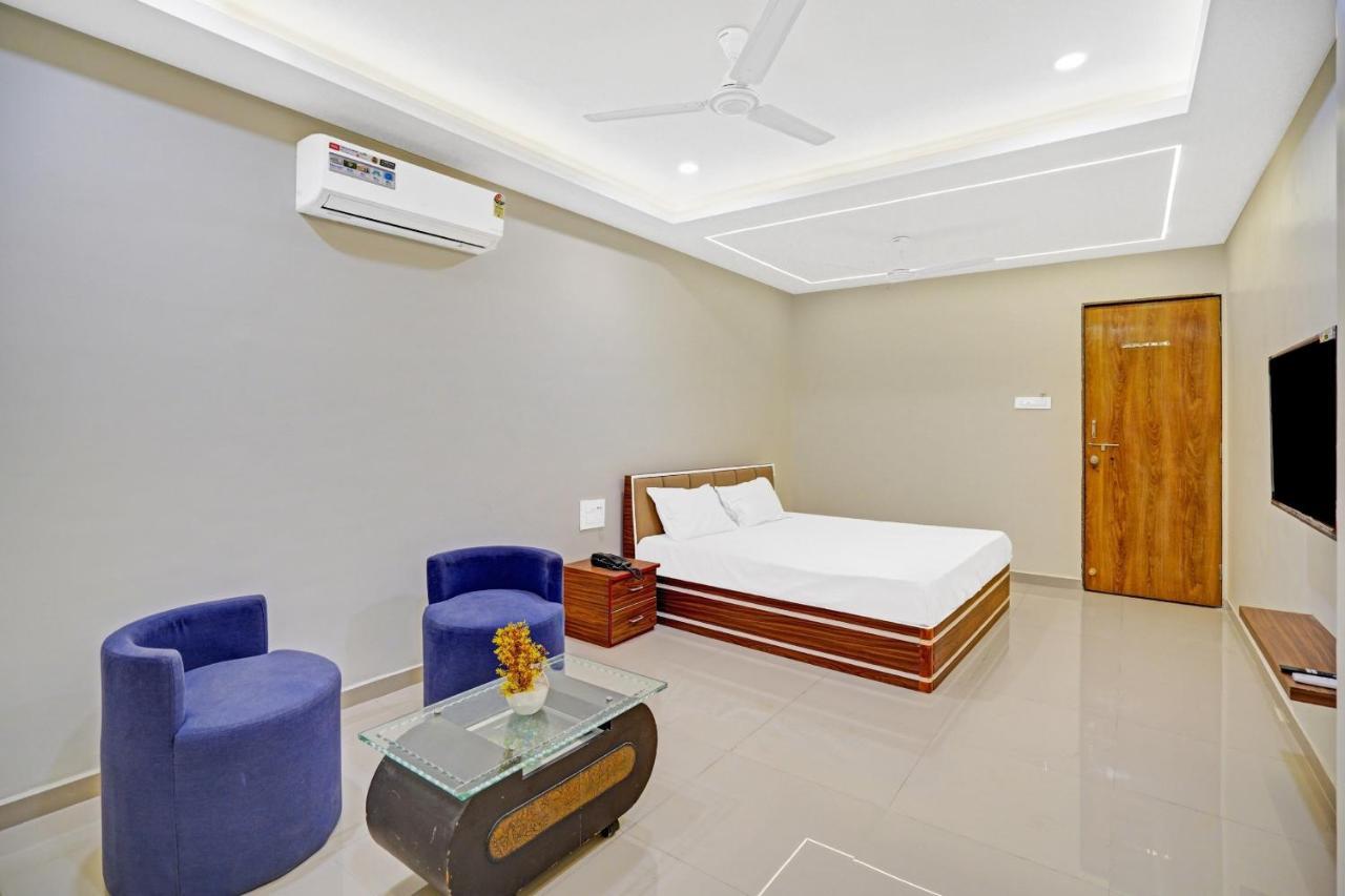 Collection O 83775 Hotel 4King Surat Esterno foto