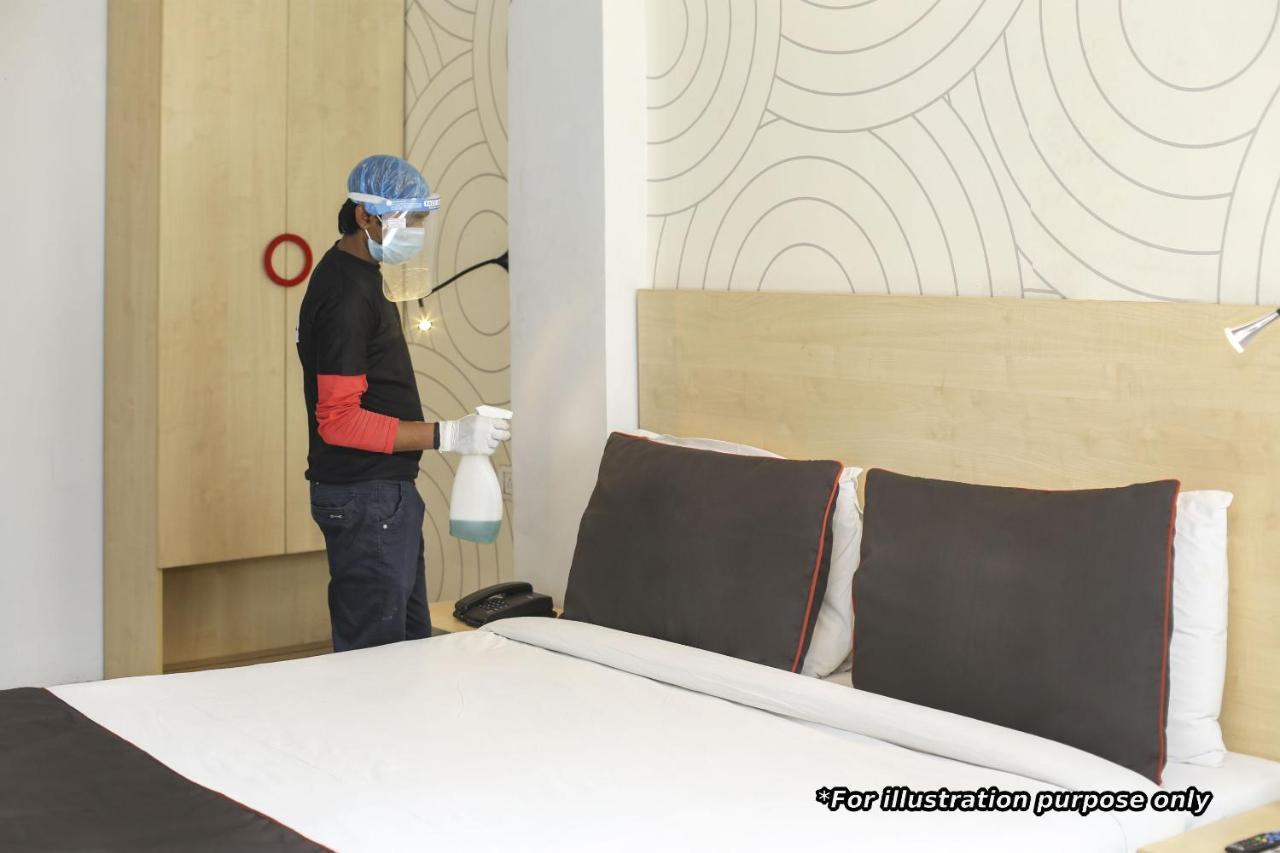 Collection O 83775 Hotel 4King Surat Esterno foto