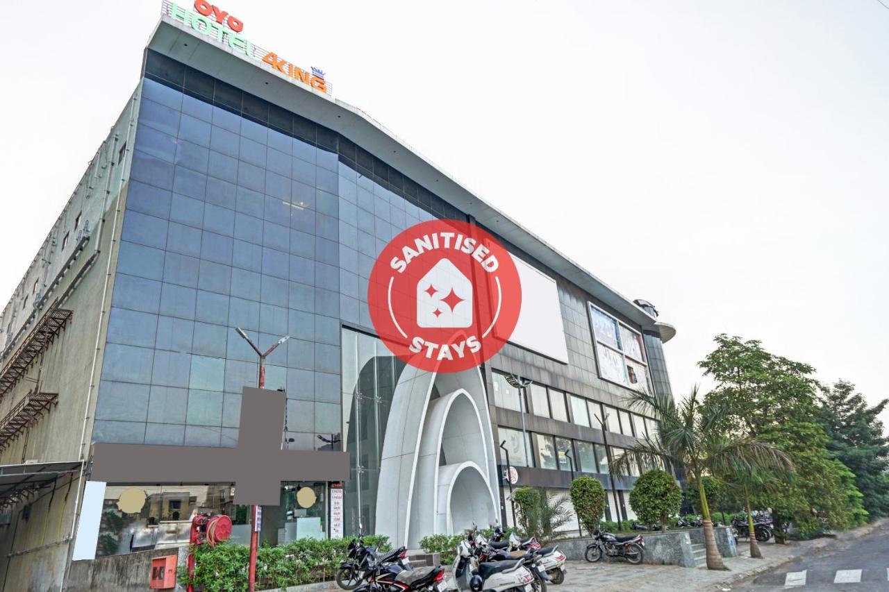 Collection O 83775 Hotel 4King Surat Esterno foto